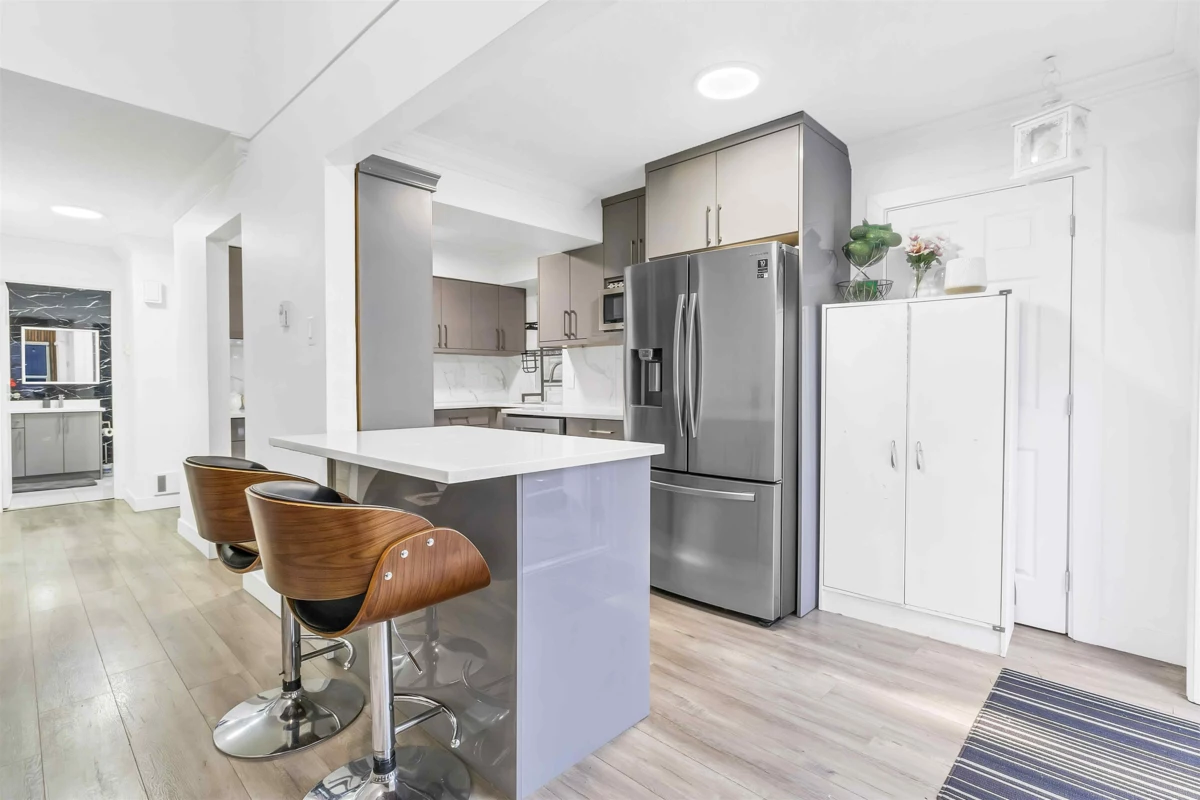 Kitchen Photo of 8025 139a Street, Surrey, BC