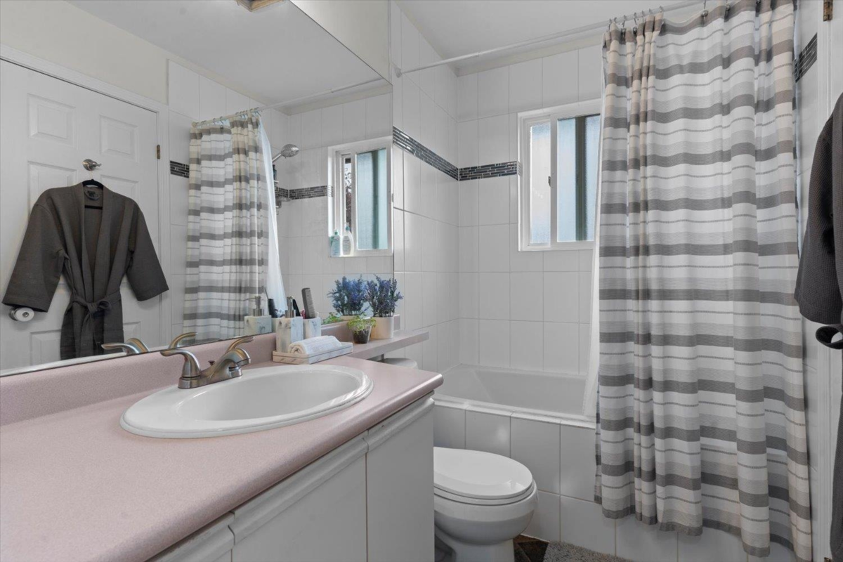 Basement Recreation Room Photo of 53 34332 Maclure Road, Abbotsford, BC