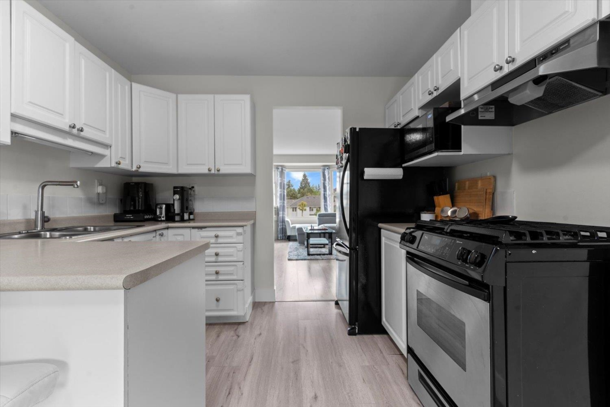 Breakfast Nook Photo of 53 34332 Maclure Road, Abbotsford, BC