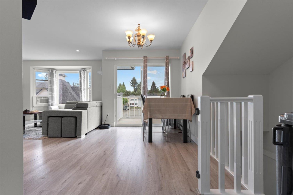 Dining Area Photo of 53 34332 Maclure Road, Abbotsford, BC