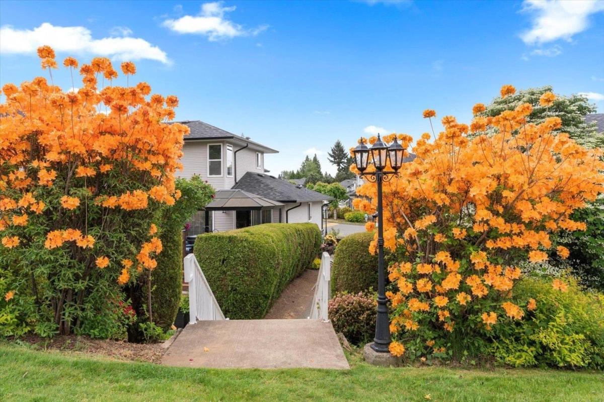 Entry Foyer Photo of 53 34332 Maclure Road, Abbotsford, BC
