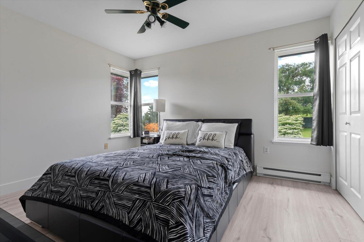 Guest Bathroom Photo of 53 34332 Maclure Road, Abbotsford, BC