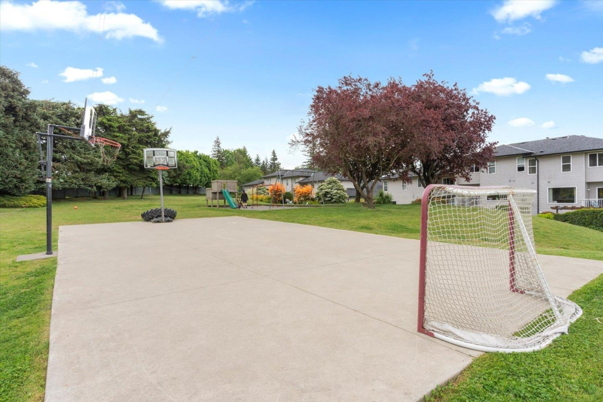 Hallway Photo of 53 34332 Maclure Road, Abbotsford, BC