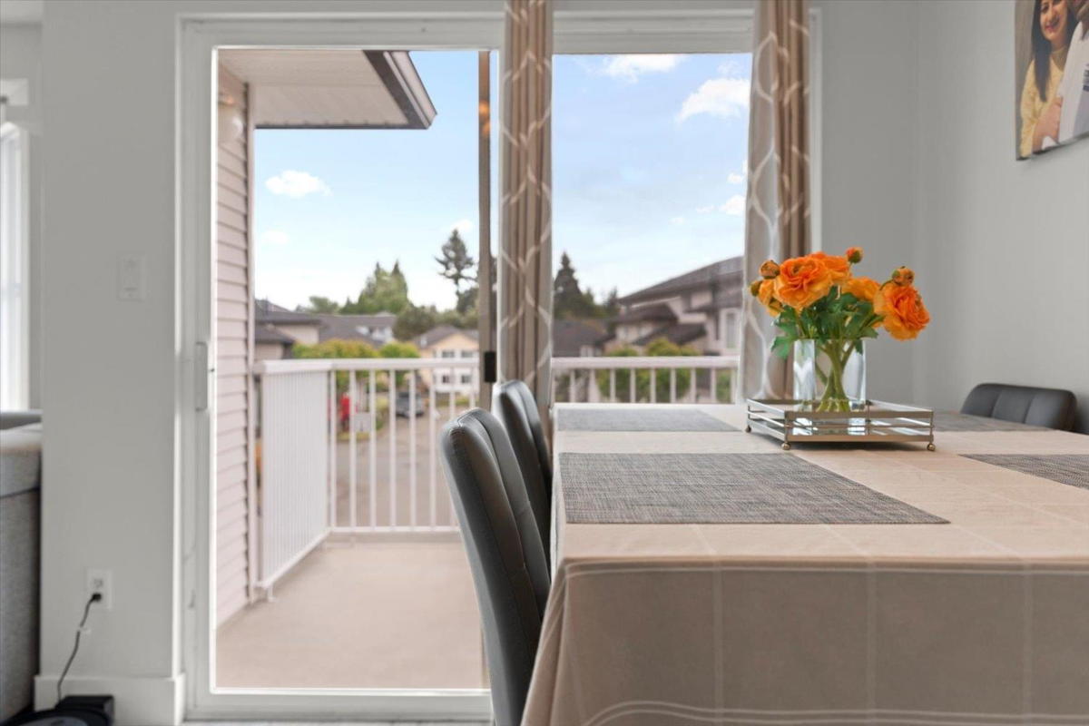 Kitchen Island Photo of 53 34332 Maclure Road, Abbotsford, BC