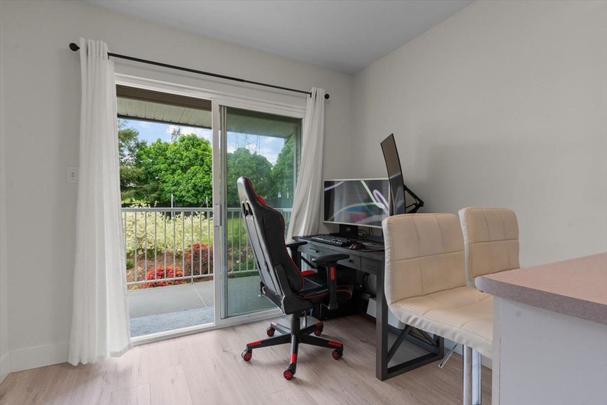 Walk-In Closet Photo of 53 34332 Maclure Road, Abbotsford, BC