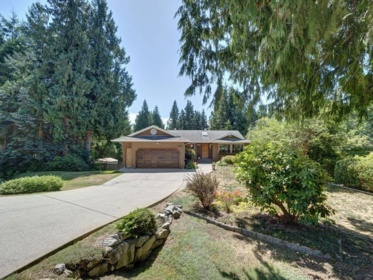 3187 Mossy Rock Road, Roberts Creek, BC, Roberts Creek — Single Family Residence for sale