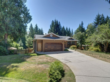 3187 Mossy Rock Road, Roberts Creek, BC, Roberts Creek — Single Family Residence for sale
