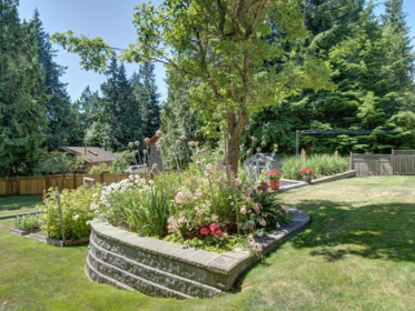3187 Mossy Rock Road, Roberts Creek, BC, Roberts Creek — Single Family Residence for sale