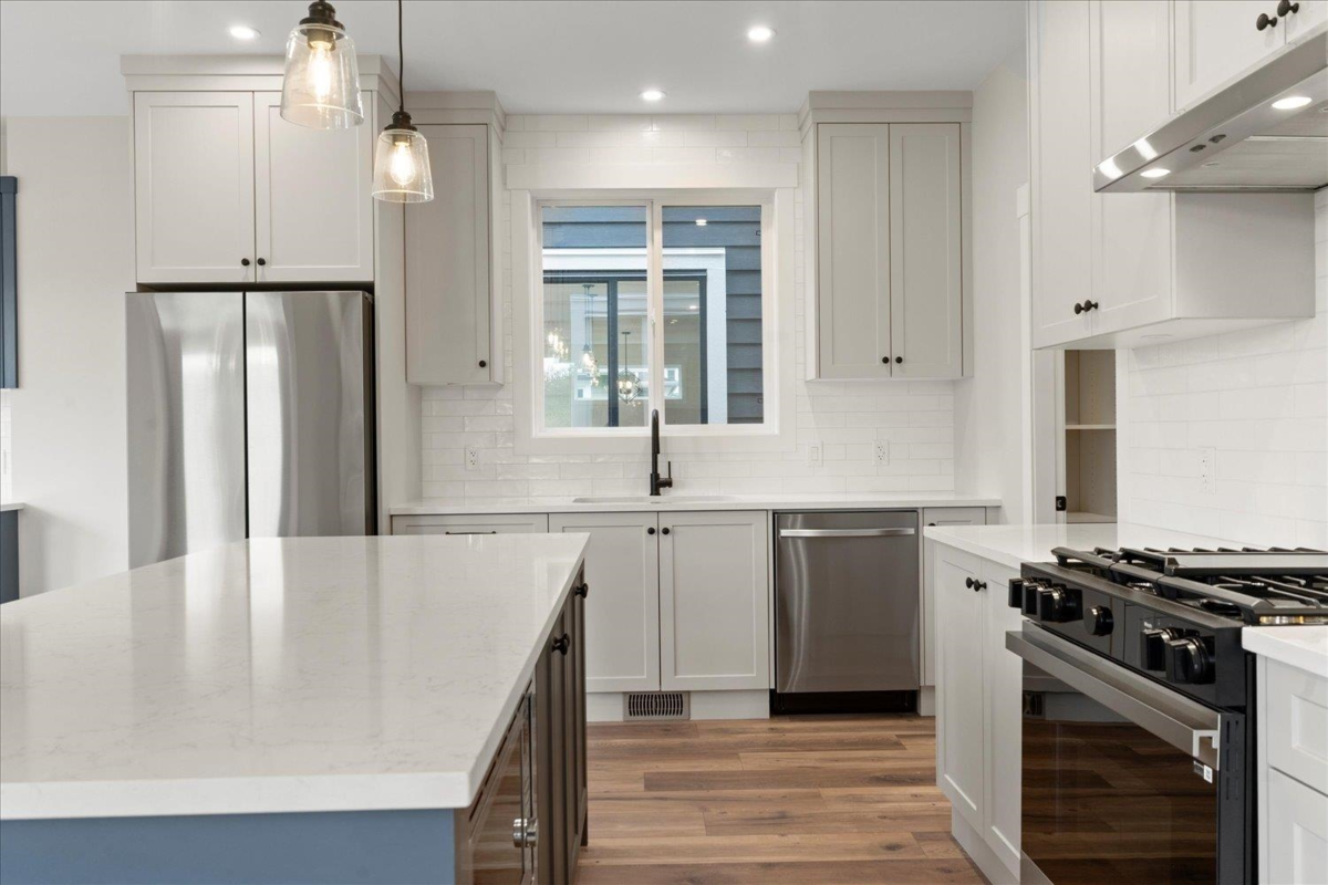 Primary Bathroom Photo of 110 46211 Promontory Road, Chilliwack, BC