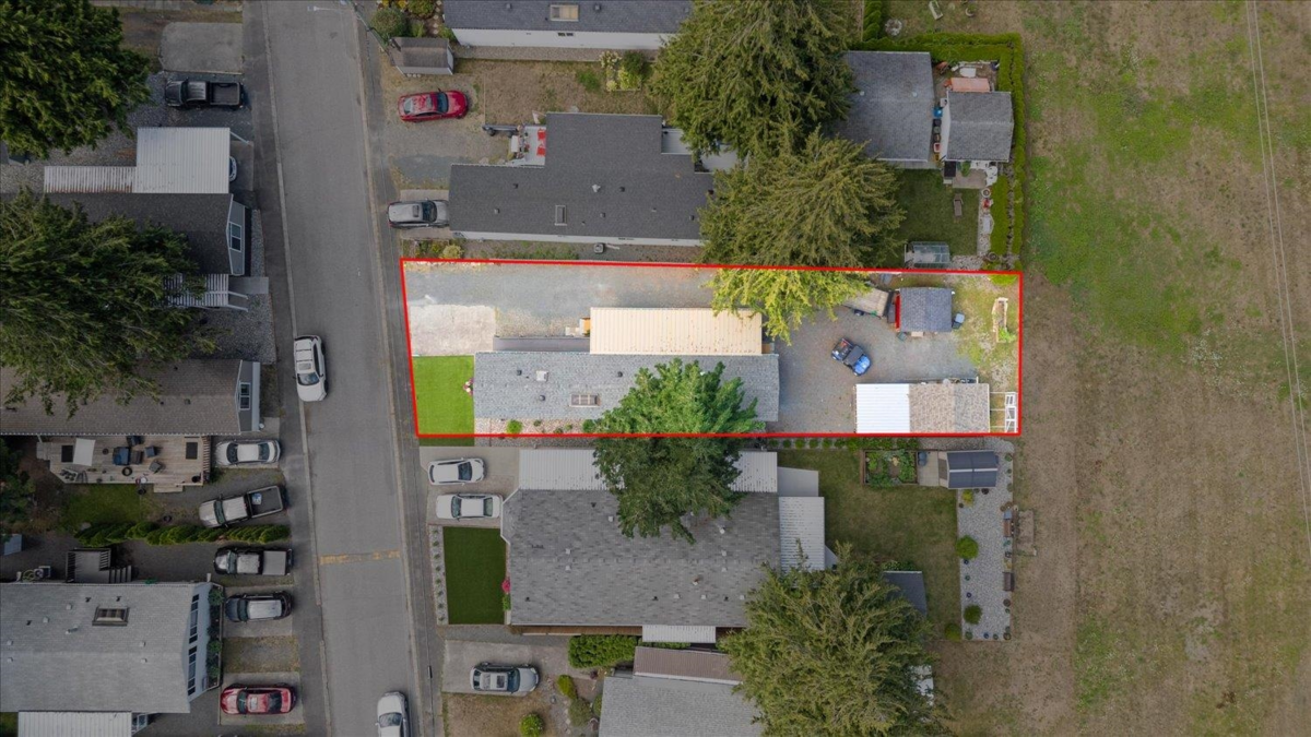 Hallway Photo of 4 6338 Vedder Road, Chilliwack, BC