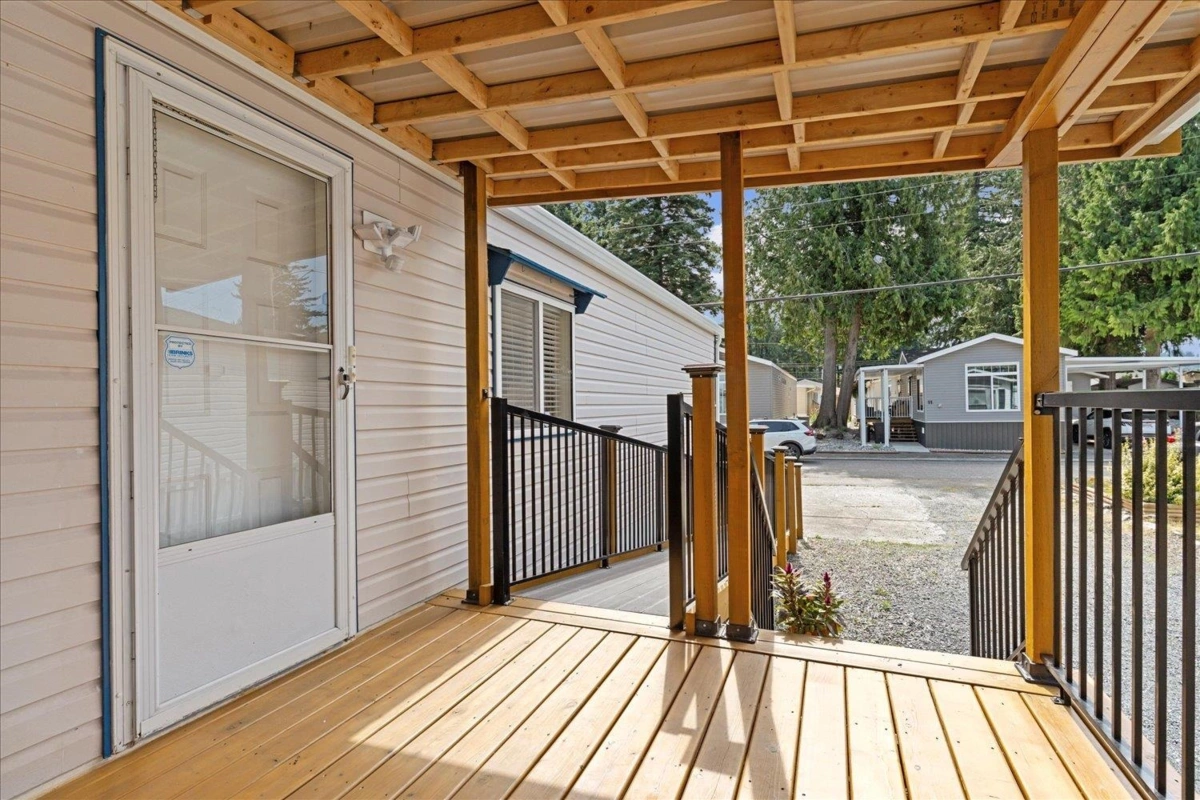Outdoor Deck Photo of 4 6338 Vedder Road, Chilliwack, BC