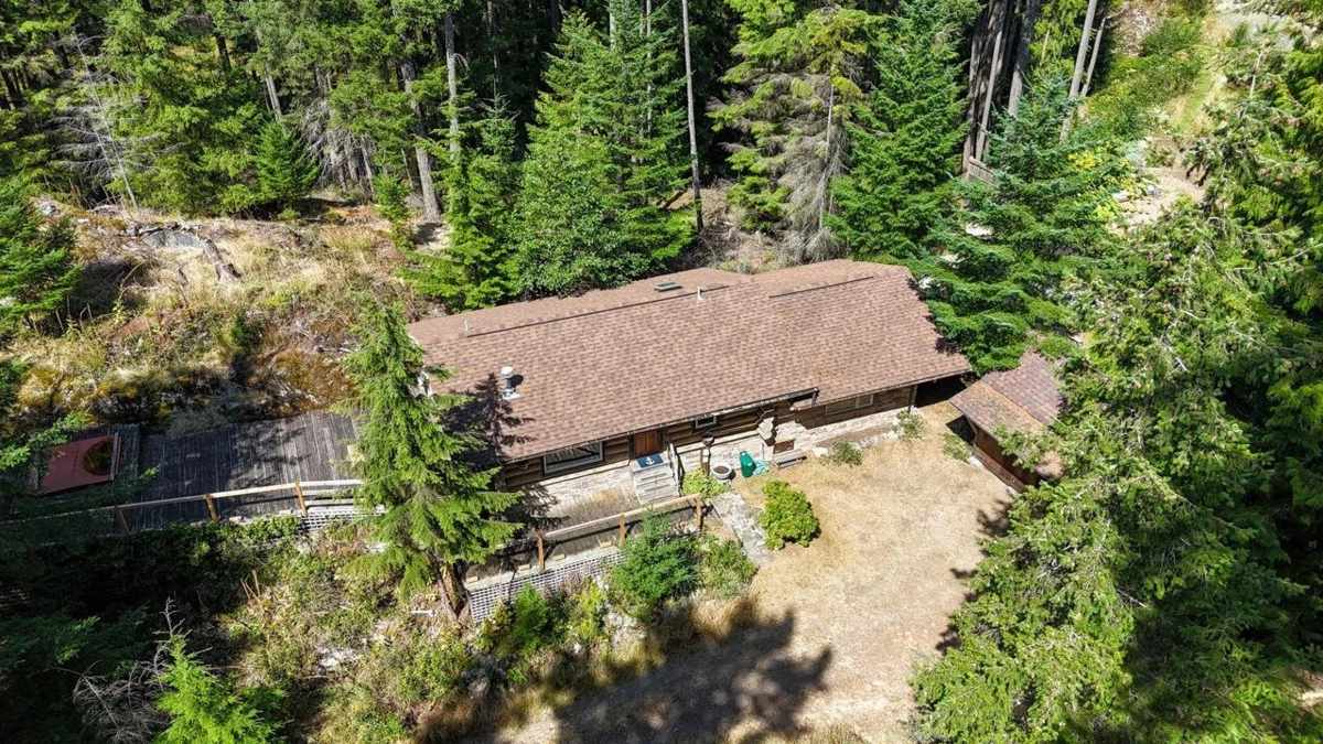 Breakfast Nook Photo of 360 Salal Road, Bowen Island, BC