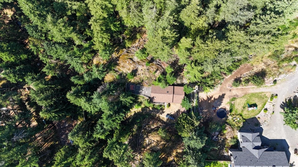Family Room Photo of 360 Salal Road, Bowen Island, BC