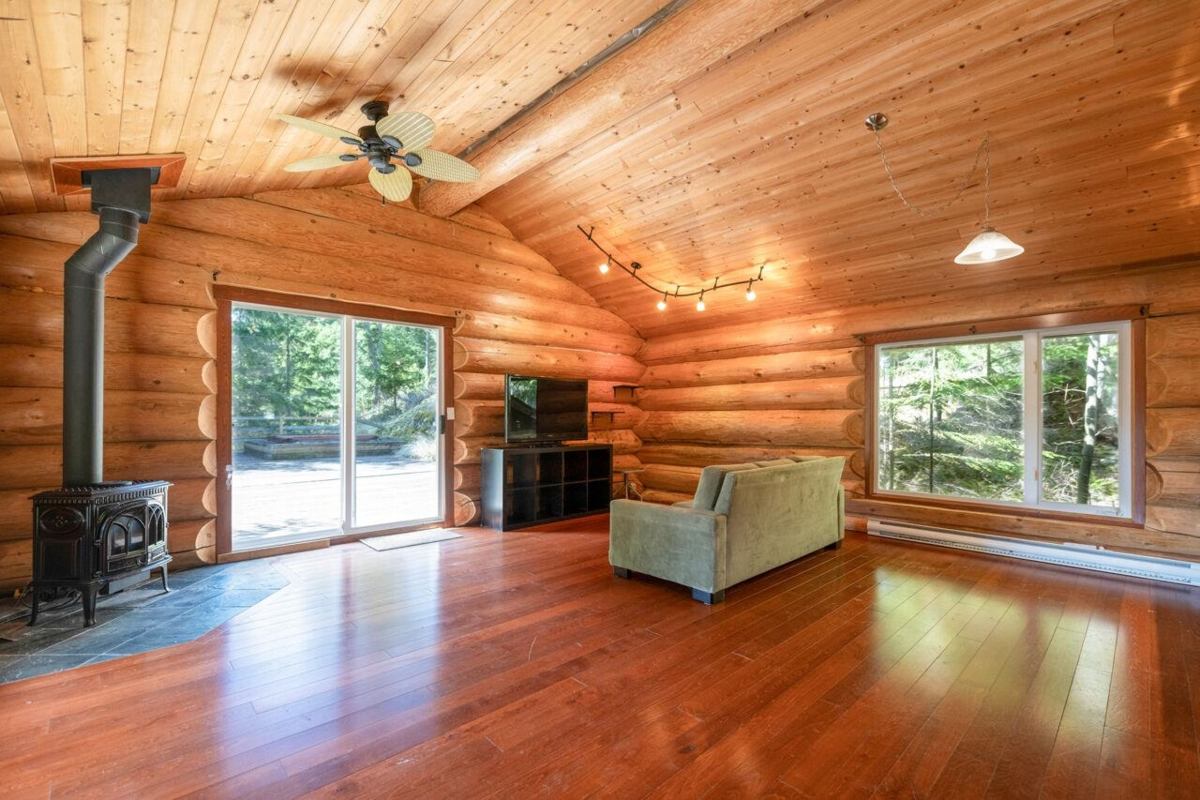 Loft / Bonus Room Photo of 360 Salal Road, Bowen Island, BC