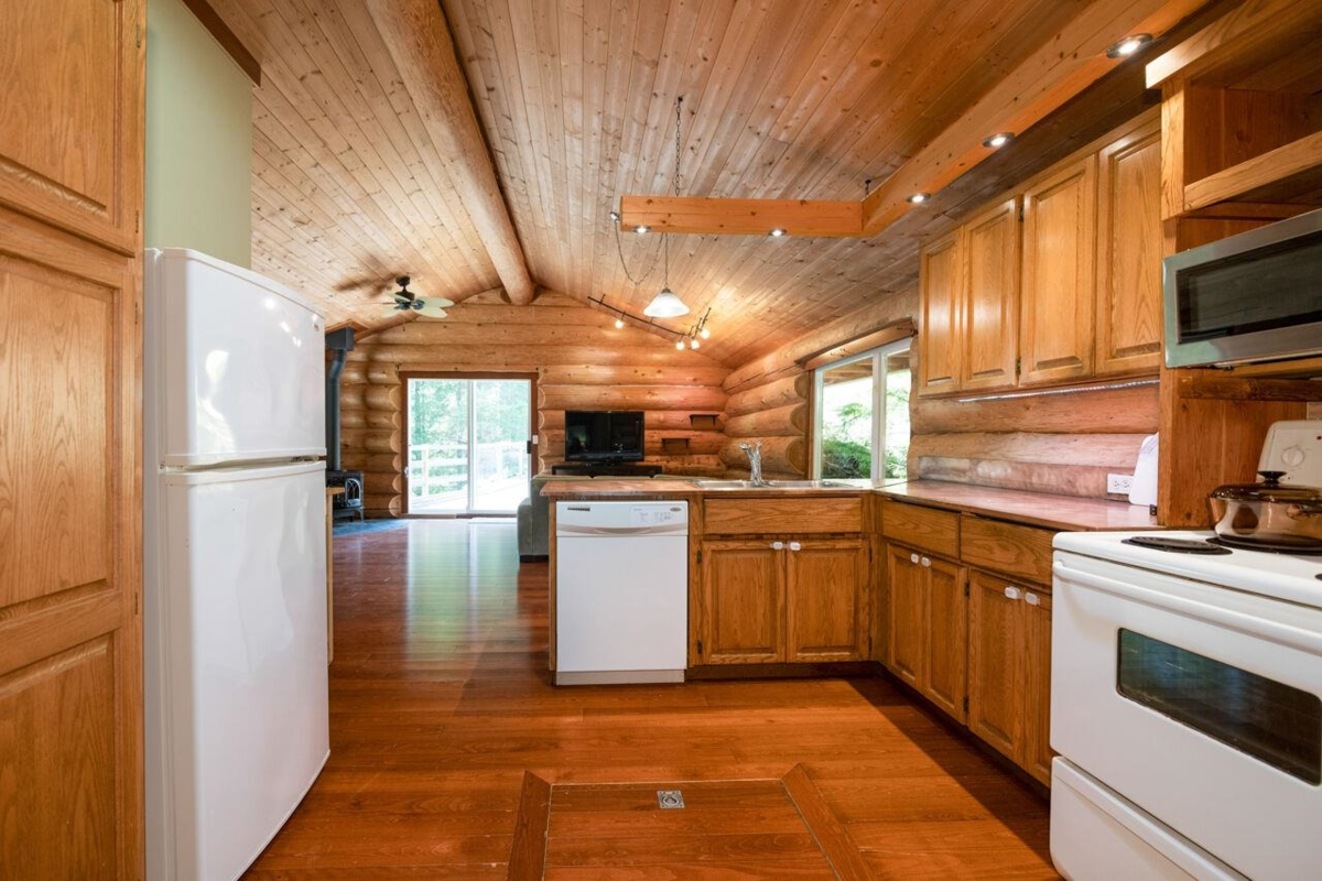 Powder Room Photo of 360 Salal Road, Bowen Island, BC