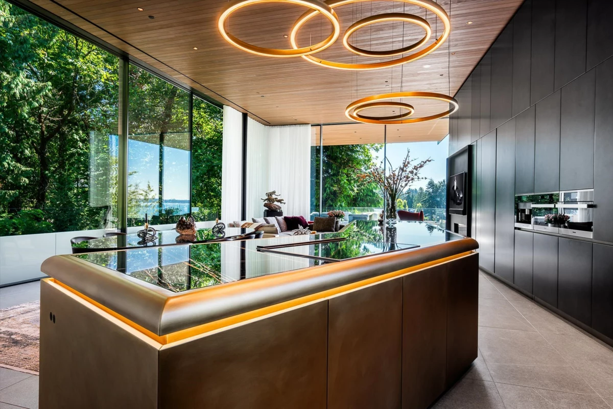 Dining Area Photo of 3478 Marine Drive, West Vancouver, BC