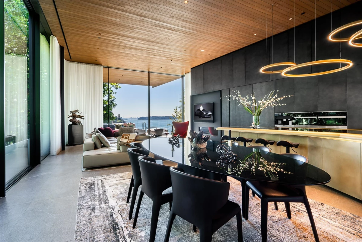 Family Room Photo of 3478 Marine Drive, West Vancouver, BC