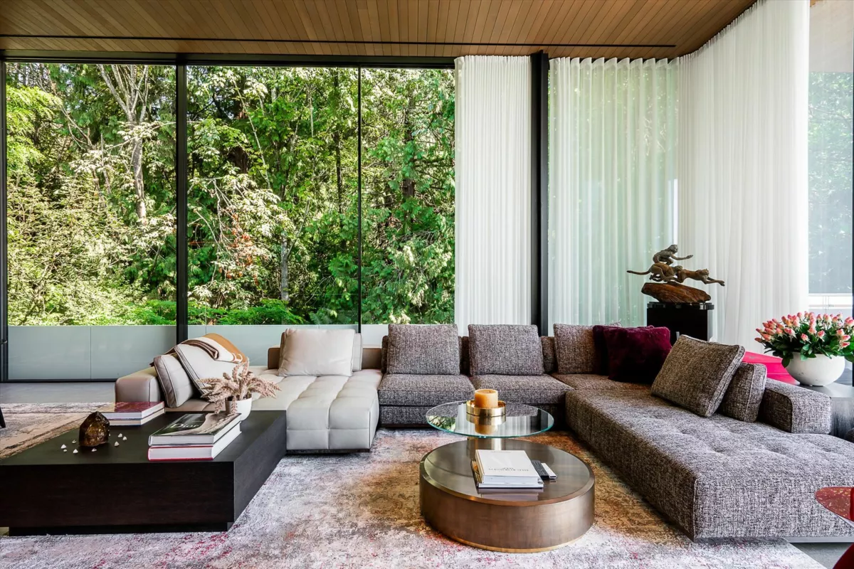 Living Room Photo of 3478 Marine Drive, West Vancouver, BC