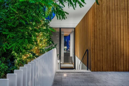 Powder Room Photo of 3478 Marine Drive, West Vancouver, BC