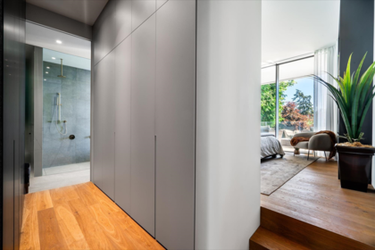 Primary Bathroom Photo of 3478 Marine Drive, West Vancouver, BC