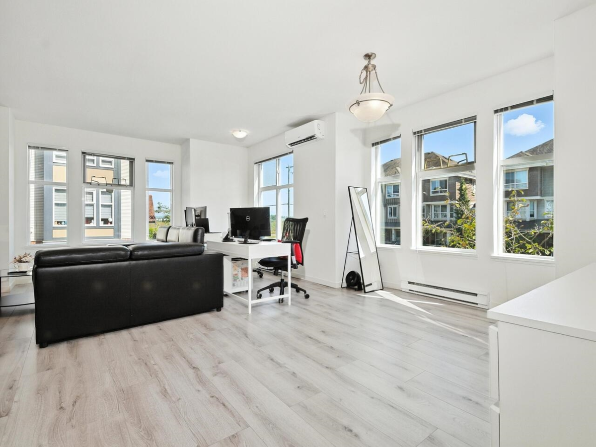 Breakfast Nook Photo of 18 6099 Alder Street, Richmond, BC