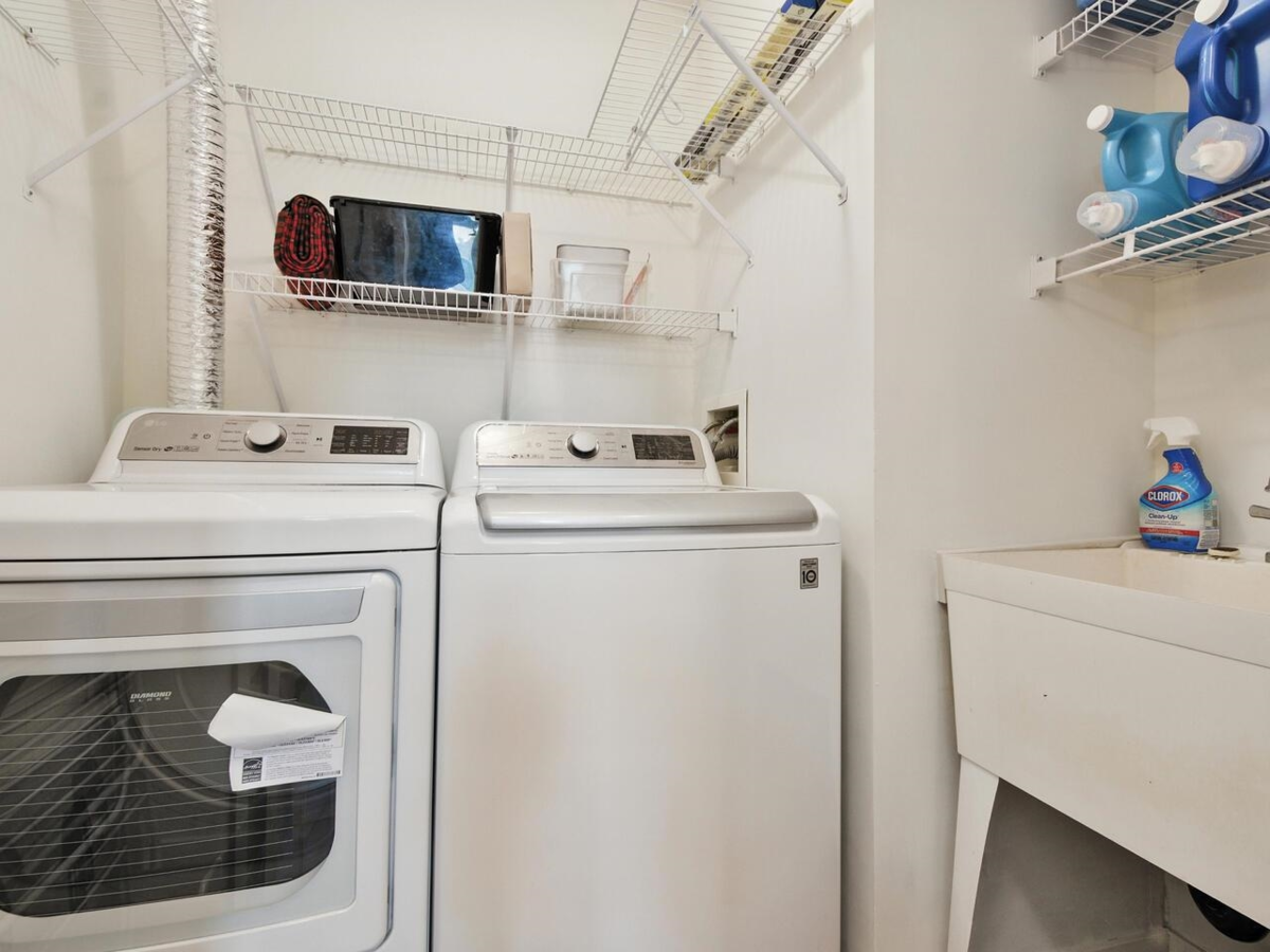 Entry Foyer Photo of 18 6099 Alder Street, Richmond, BC