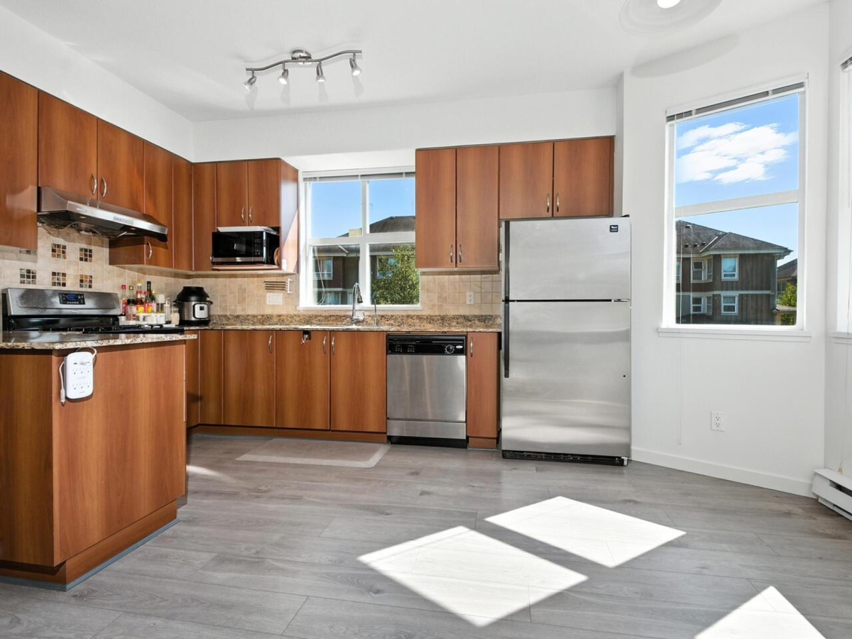 Living Room Photo of 18 6099 Alder Street, Richmond, BC
