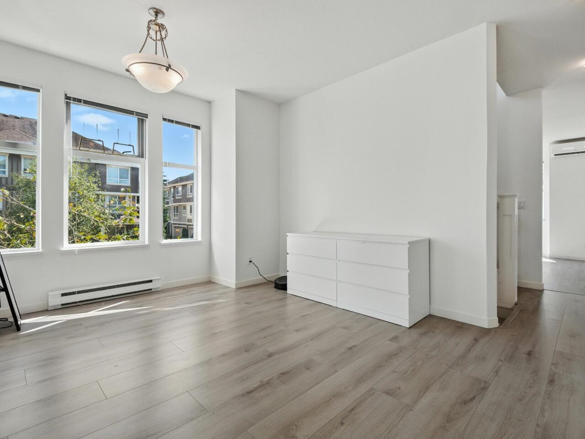 Primary Bathroom Photo of 18 6099 Alder Street, Richmond, BC