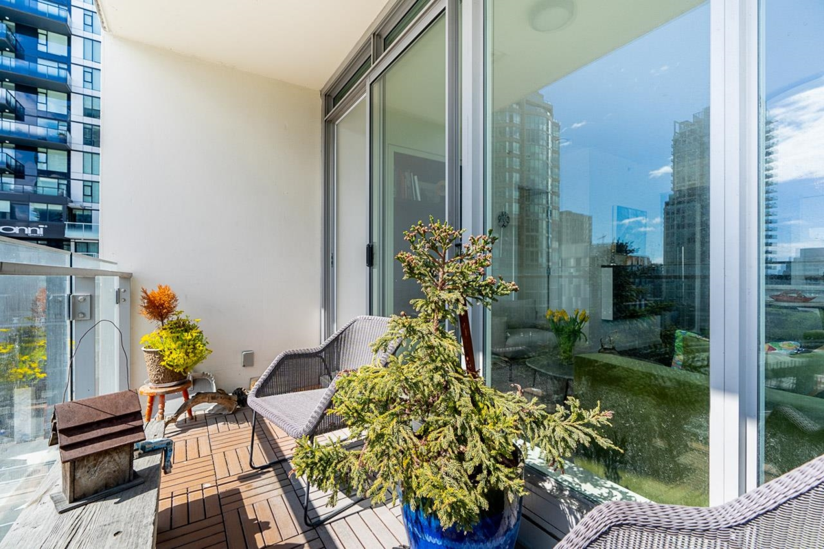 Outdoor Deck Photo of 707 1351 Continental Street, Vancouver, BC