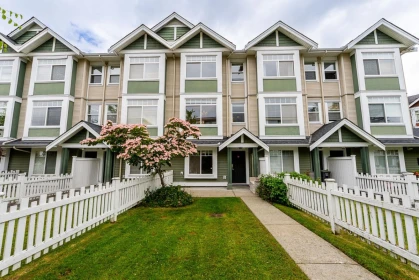 64 8676 158 Street, Surrey, BC, Surrey — Townhouse for sale