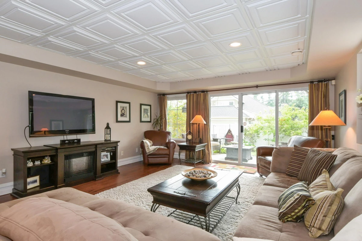 Entry Foyer Photo of 18 16888 80 Avenue, Surrey, BC