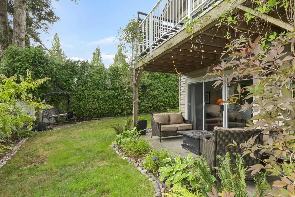 Swimming Pool Photo of 18 16888 80 Avenue, Surrey, BC