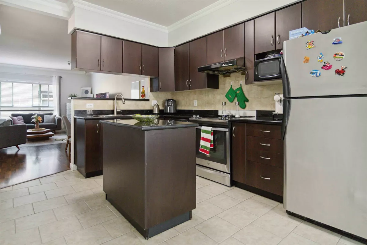 Kitchen Island Photo of 7 9420 Ferndale Road, Richmond, BC