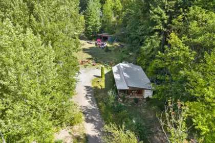 Kitchen Island Photo of 49300 Trans Canada Highway, Boston Bar / Lytton, BC
