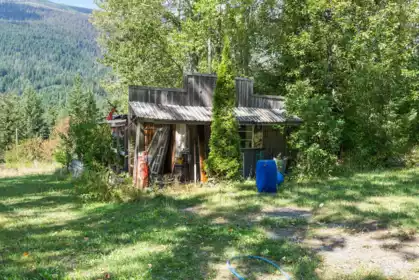 Laundry Room Photo of 49300 Trans Canada Highway, Boston Bar / Lytton, BC