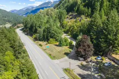 Living Room Photo of 49300 Trans Canada Highway, Boston Bar / Lytton, BC