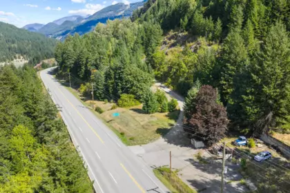 Living Room Photo of 49300 Trans Canada Highway, Boston Bar / Lytton, BC