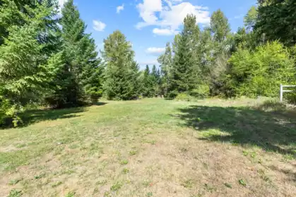 Outdoor Patio Photo of 49300 Trans Canada Highway, Boston Bar / Lytton, BC