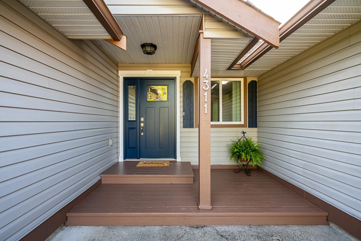 Dining Area Photo of 4311 247 Street, Langley, BC