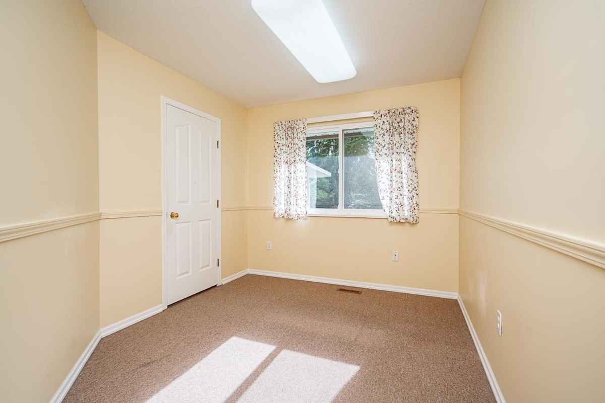 Laundry Room Photo of 4311 247 Street, Langley, BC
