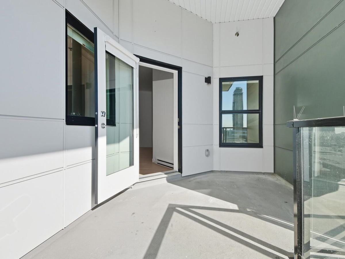 Basement Recreation Room Photo of 617 10777 138 Street, Surrey, BC