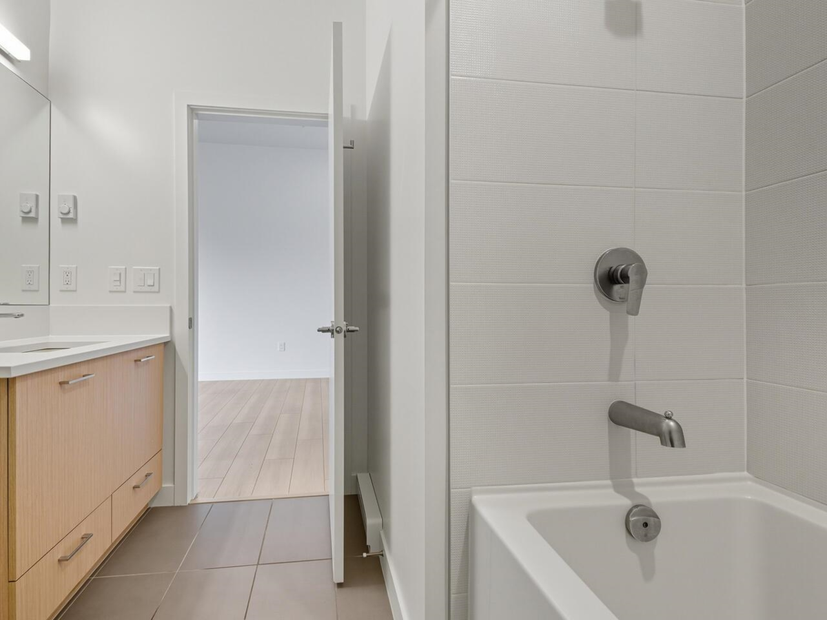 Bedroom 4 Photo of 617 10777 138 Street, Surrey, BC