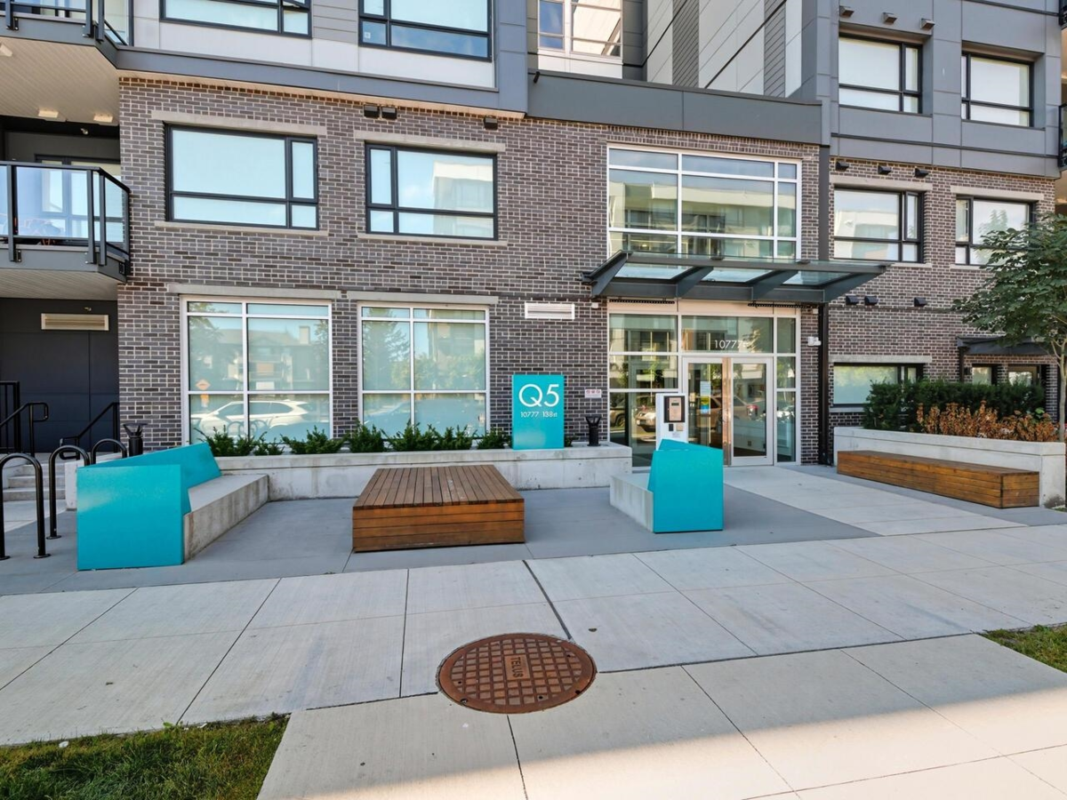Mudroom Photo of 617 10777 138 Street, Surrey, BC