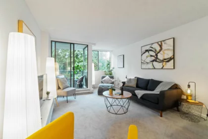 305 3970 Carrigan Court, Burnaby, BC, Burnaby — Apartment/Condo for sale