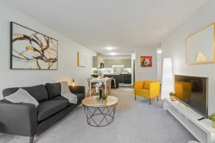 305 3970 Carrigan Court, Burnaby, BC, Burnaby — Apartment/Condo for sale