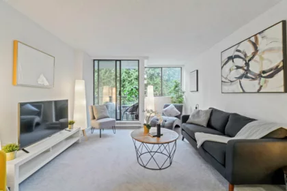 305 3970 Carrigan Court, Burnaby, BC, Burnaby — Apartment/Condo for sale