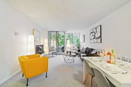 305 3970 Carrigan Court, Burnaby, BC, Burnaby — Apartment/Condo for sale
