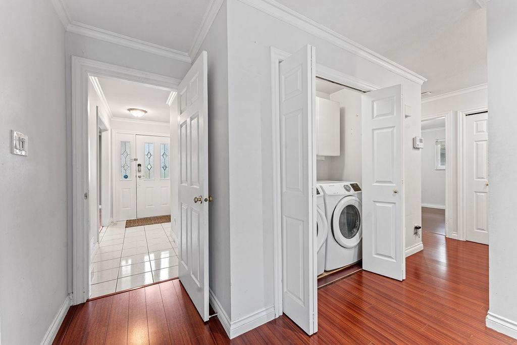 Primary Bathroom Photo of 15473 27a Avenue, Surrey, BC