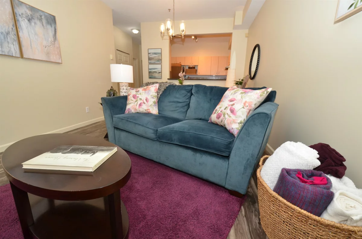 Kitchen Island Photo of 7 123 Seventh Street, New Westminster, BC