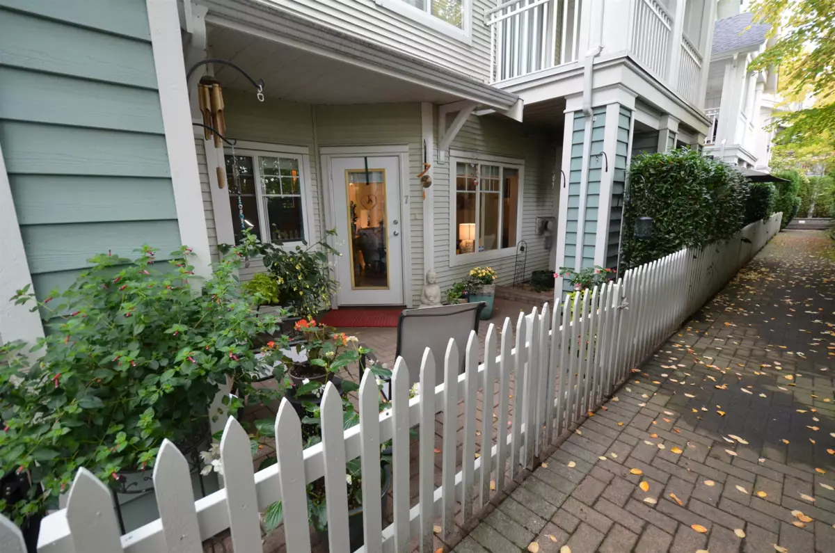 Staircase Photo of 7 123 Seventh Street, New Westminster, BC